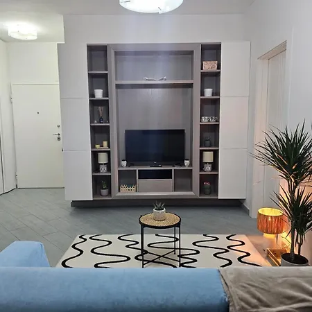 Main Blloku 1 * Tirana